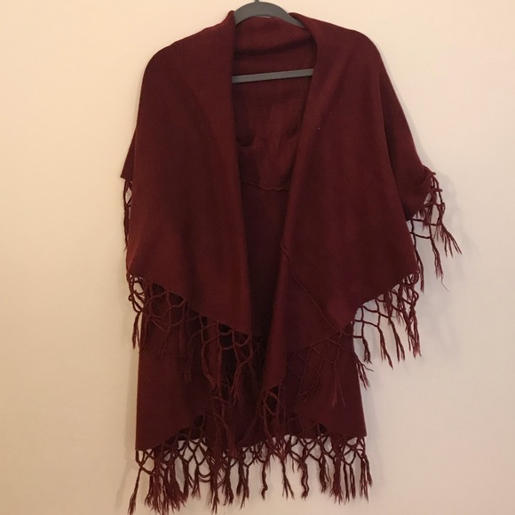 Tops - • red tassel poncho